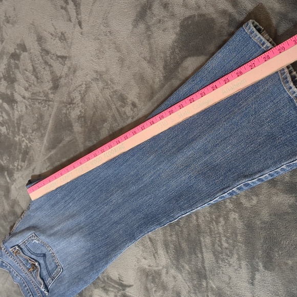 Levi’s 515 Boot Cut Embellished Pocket  Regular women's jeans size 6 - Picture 8 of 9